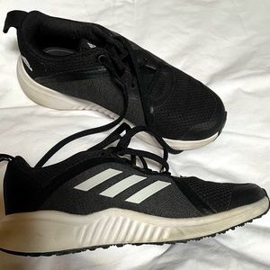 Black Adidas, EUC-worn only a few times.  Racer